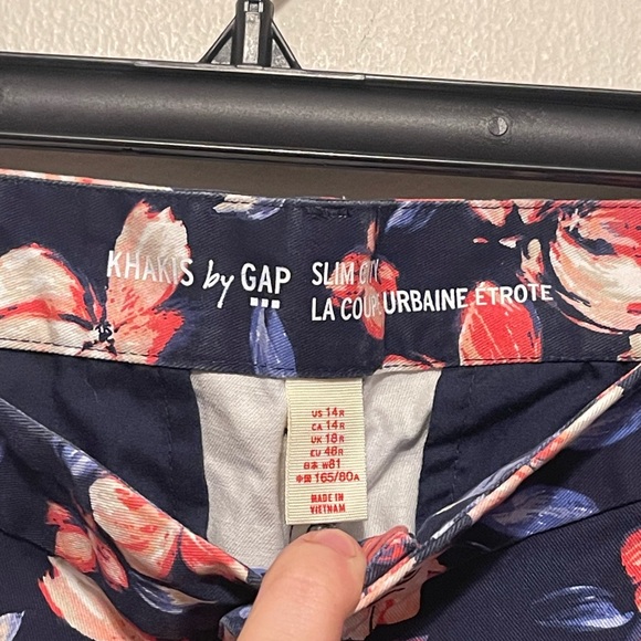 Khakis by GAP Floral Pants - Picture 7 of 7